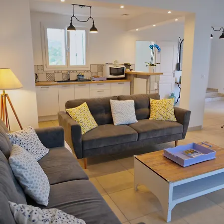 Lamoureuse Holiday home