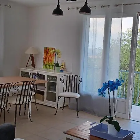 Lamoureuse Holiday home *